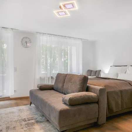 Appartement Cruwzo I Helle Studio-wohnung Mit Parkplatz